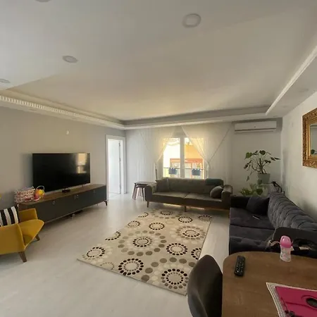 Tadinda,bahceli Ve Sueper Konumda Tasarim Daire Apartament